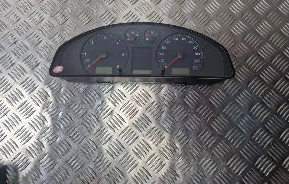 Volkswagen Transporter - Caravelle T5 Speedometer (instrument cluster) 88311346