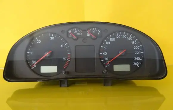 Volkswagen PASSAT B5 Speedometer (instrument cluster) 3B0920802A