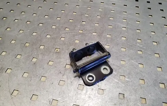 Nissan Qashqai+2 Tailgate/trunk/boot hinge