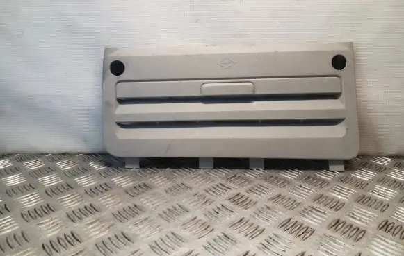 Trunk/boot lower side trim panel