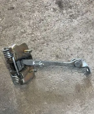 Dacia Logan I Rear door check strap stopper 
