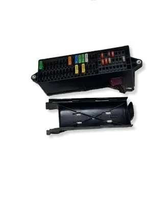 Volkswagen Golf V Fuse module 1T1937615B