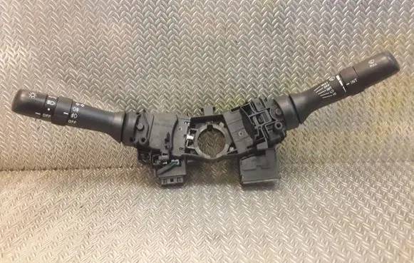 Lexus IS 220D-250-350 Wiper speed switch 