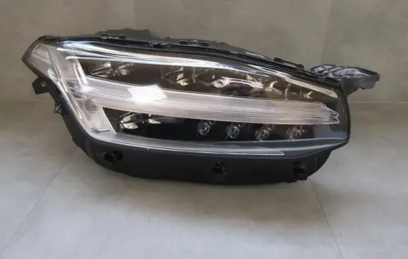 Volvo XC90 Headlight/headlamp 31468583