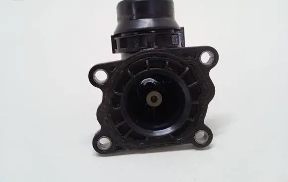 BMW 7 F01 F02 F03 F04 Thermostat housing 4102870 290010N