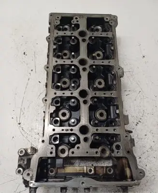 Mercedes-Benz E W238 Engine head R654016