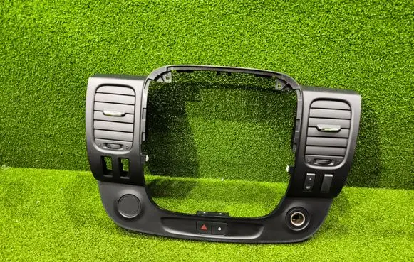 Renault Trafic III (X82) Radio/GPS head unit trim 93452451