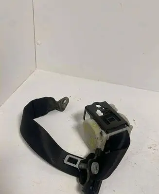 Mercedes-Benz C W203 Rear seatbelt 6057206 18JUL021712