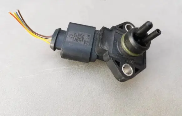 Audi A4 S4 B6 8E 8H Air pressure sensor 0281002326 059906051 PA66GF30
