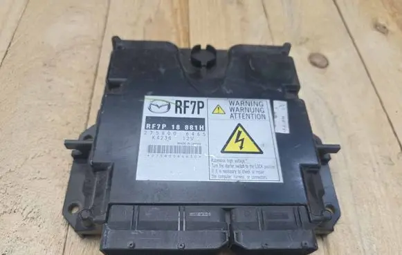 Mazda 5 Engine control unit/module RF7P18881H