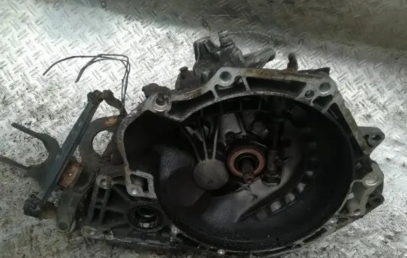 Opel Corsa B Manual 5 speed gearbox C374