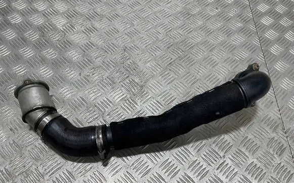 Volkswagen Golf VII Intercooler hose/pipe 04L131111AD