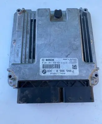 BMW 5 F10 F11 Engine control unit/module 8586540 0281031950