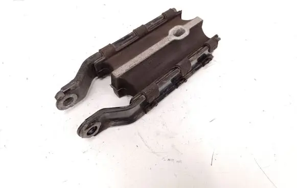 Volvo XC60 Engine mount bracket 31262935 8G9N6P082BA