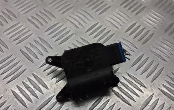 Skoda Octavia Mk2 (1Z) A/C air flow flap actuator/motor 1K1907511G