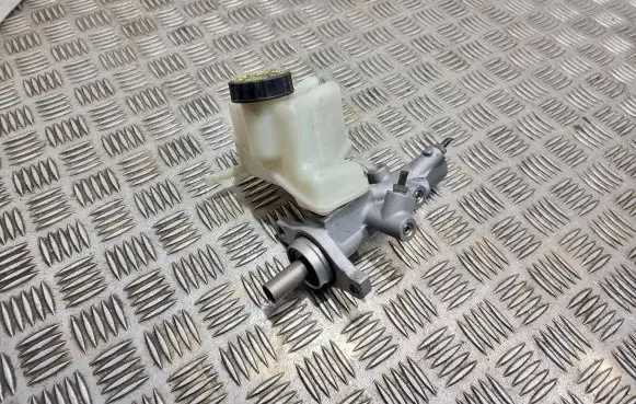 Master brake cylinder