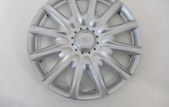 Ford Fiesta R15 wheel hub/cap/trim 8V211130GB