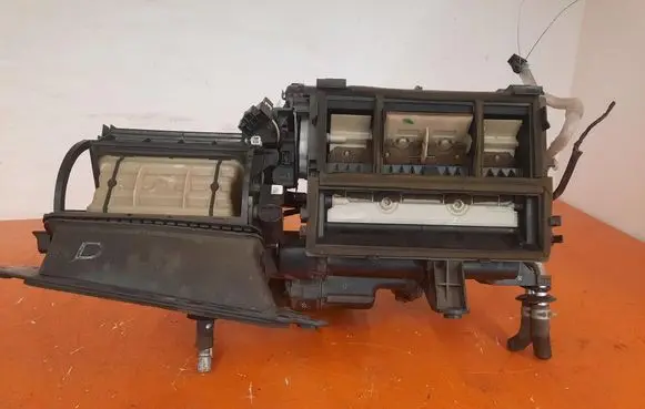 Toyota Avensis Verso Interior heater climate box assembly 87010-05831
