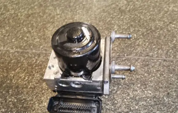 Volkswagen Transporter - Caravelle T5 ABS Pump 7E0907379K 7E0614517H