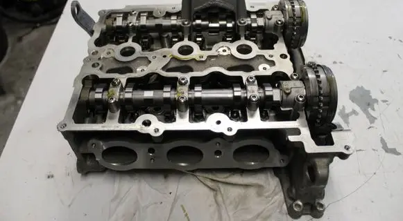 Mini One - Cooper F56 F55 Engine head 7618038