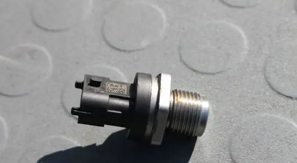 Hyundai Santa Fe Fuel pressure sensor 0281006035