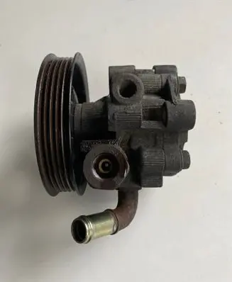 Toyota Avensis T250 Power steering pump