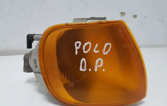 Volkswagen Polo Front indicator light
