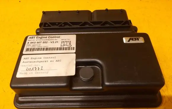 Volkswagen PASSAT B8 Engine control unit/module 8K0907552