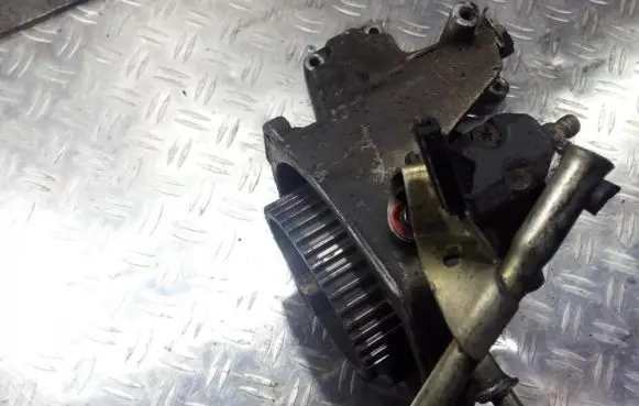 Alfa Romeo 166 Engine mounting bracket 46474546