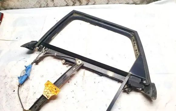 Audi A4 S4 B7 8E 8H Rear door window/glass frame 8e0839461b