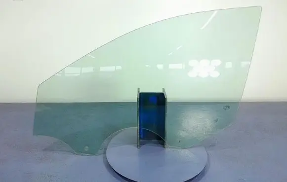 Skoda Rapid (NH) Front door window glass four-door 5JA845201F