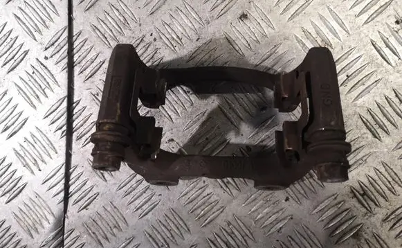 Volkswagen PASSAT CC Rear brake pad spring 