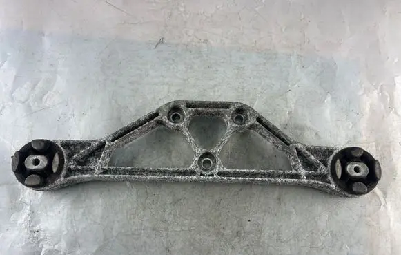 Audi A8 S8 D3 4E Rear differential/diff mount bracket 