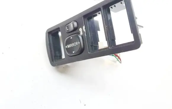 Toyota Corolla E120 E130 Wing mirror switch 183574