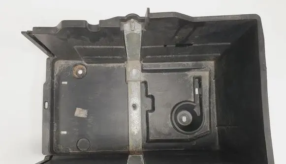Ford Focus Battery box tray AM51-10723-AD