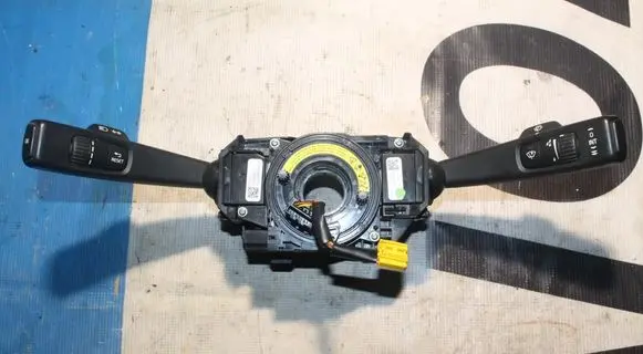 Volvo S60 Indicator stalk 31456038