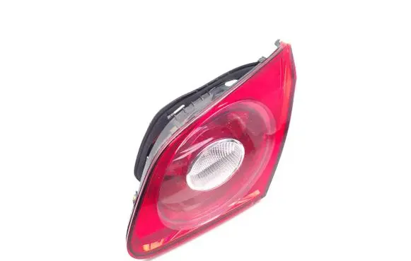 Tailgate rear/tail lights