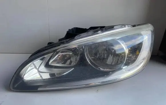 Volvo S60 Headlight/headlamp 31420117 89908430