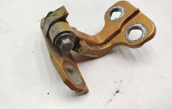 Land Rover Freelander 2 - LR2 Rear door upper hinge