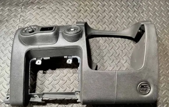 Maserati Ghibli Dashboard lower bottom trim panel 06700184630