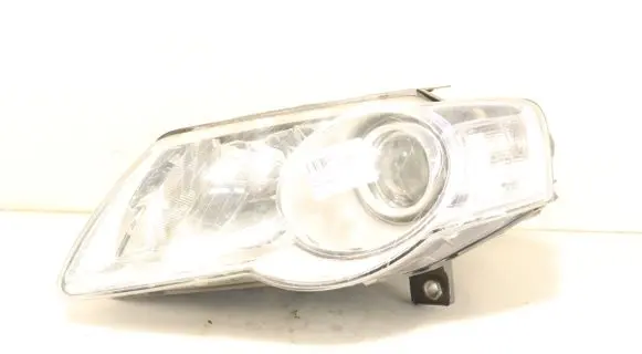 Volkswagen PASSAT B6 Headlight/headlamp