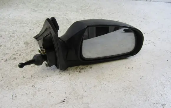 Hyundai Accent Front door electric wing mirror E4012129