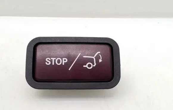Mercedes-Benz E W212 Tailgate/boot open switch button 2128210651