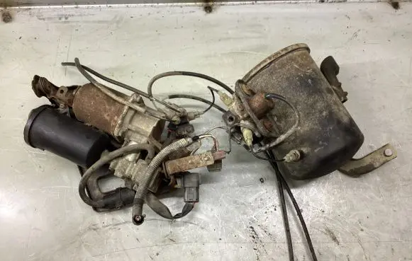 Subaru Legacy Air suspension compressor/pump 