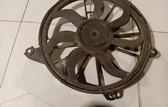 Fiat Freemont Radiator cooling fan shroud 