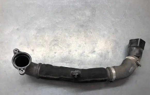 Audi A3 S3 8V Intercooler hose/pipe 04L145762E 04L131111M