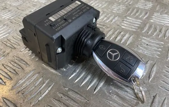 Mercedes-Benz CLK A209 C209 Ignition lock 2095450508 33002403 33002404
