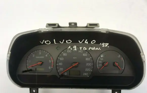 Volvo S40, V40 Speedometer (instrument cluster) 30864182 nr143
