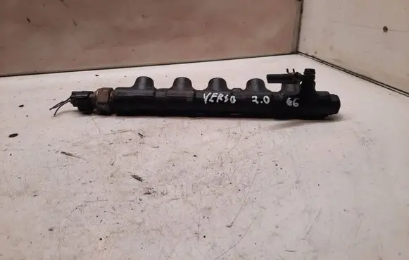 Toyota Corolla Verso E121 Fuel main line pipe