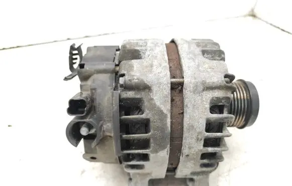 Peugeot 2008 I Generator/alternator 9810525380